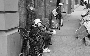 Feeding the Needy : Homeless : Street Life : New York : Personal Photo Projects : Photos : Richard Moore : Photographer